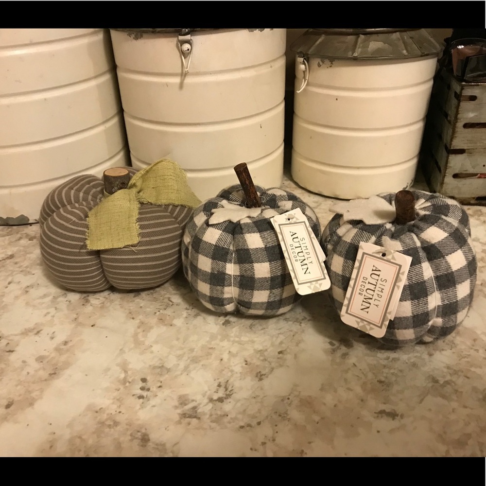 Mini fabric pumpkins